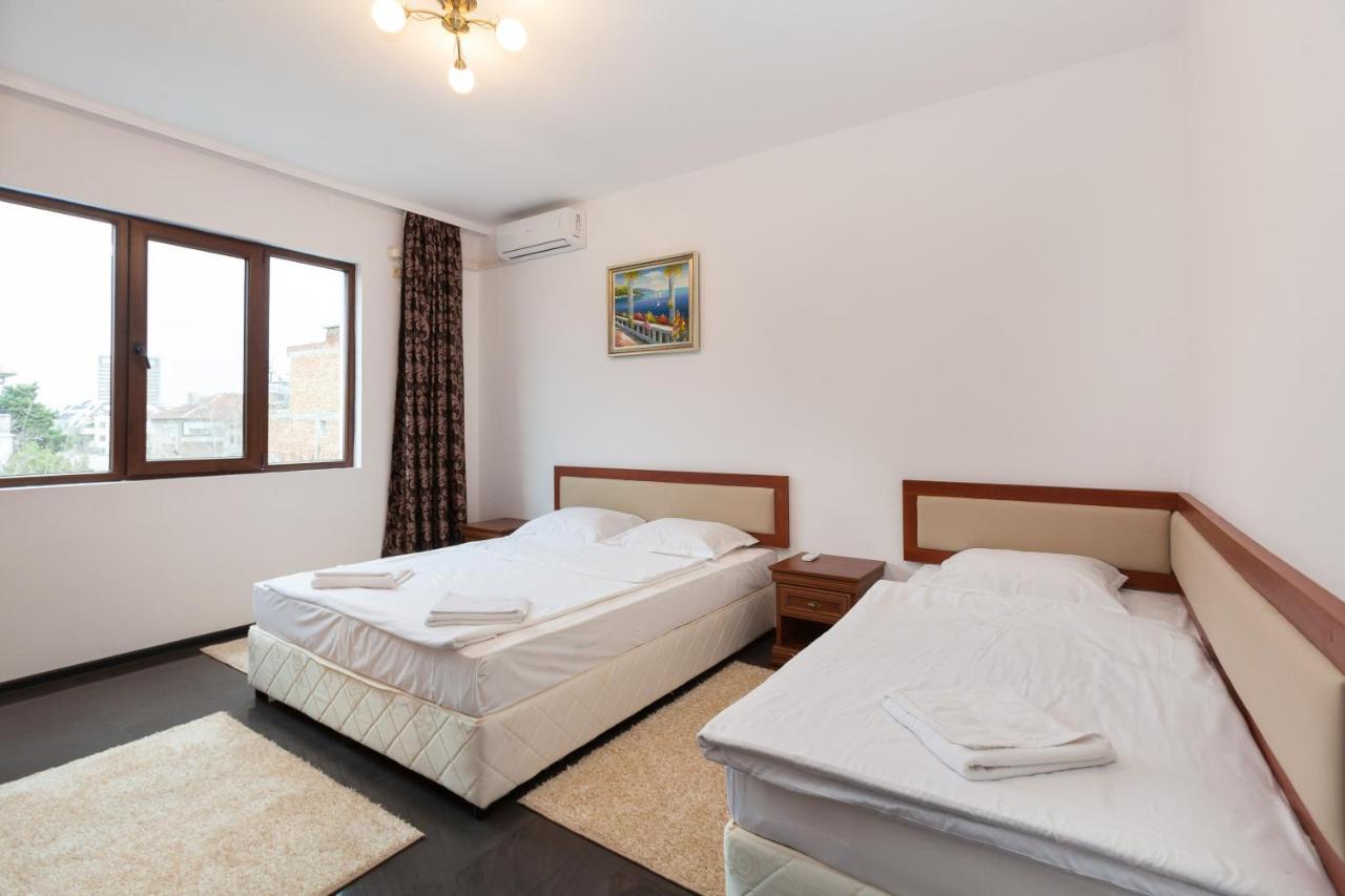 Central Beach Guest Rooms Burgas Exterior foto