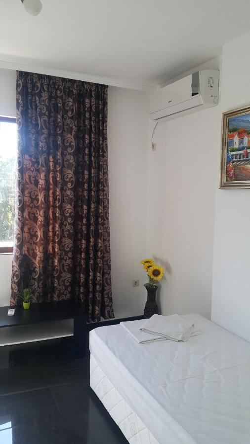 Central Beach Guest Rooms Burgas Exterior foto